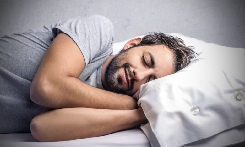 وضعية النوم المريحة للمعدة 
