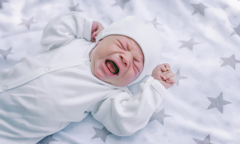 هل يؤثر القولون على الطفل الرضيع