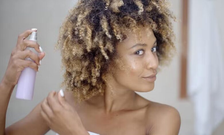 وصفات لتنعيم الشعر المجعد